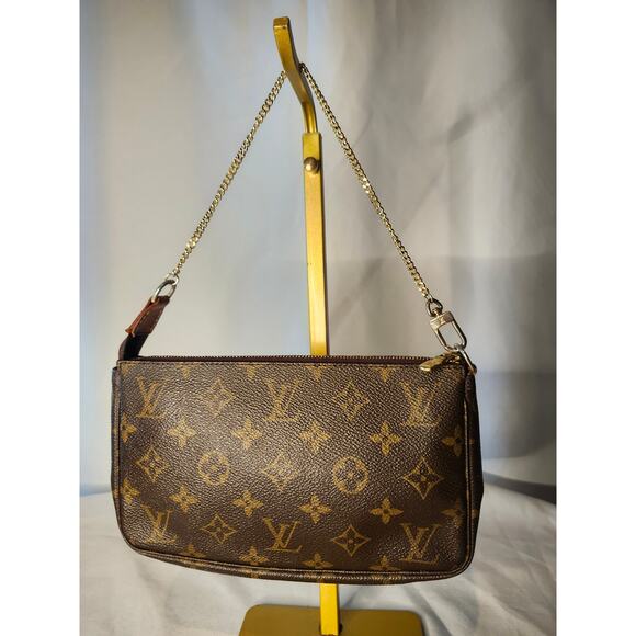 Louis Vuitton Pochette Accessoires Monogram Canvas Shoulder Bag with LV Chain - Picture 3 of 15